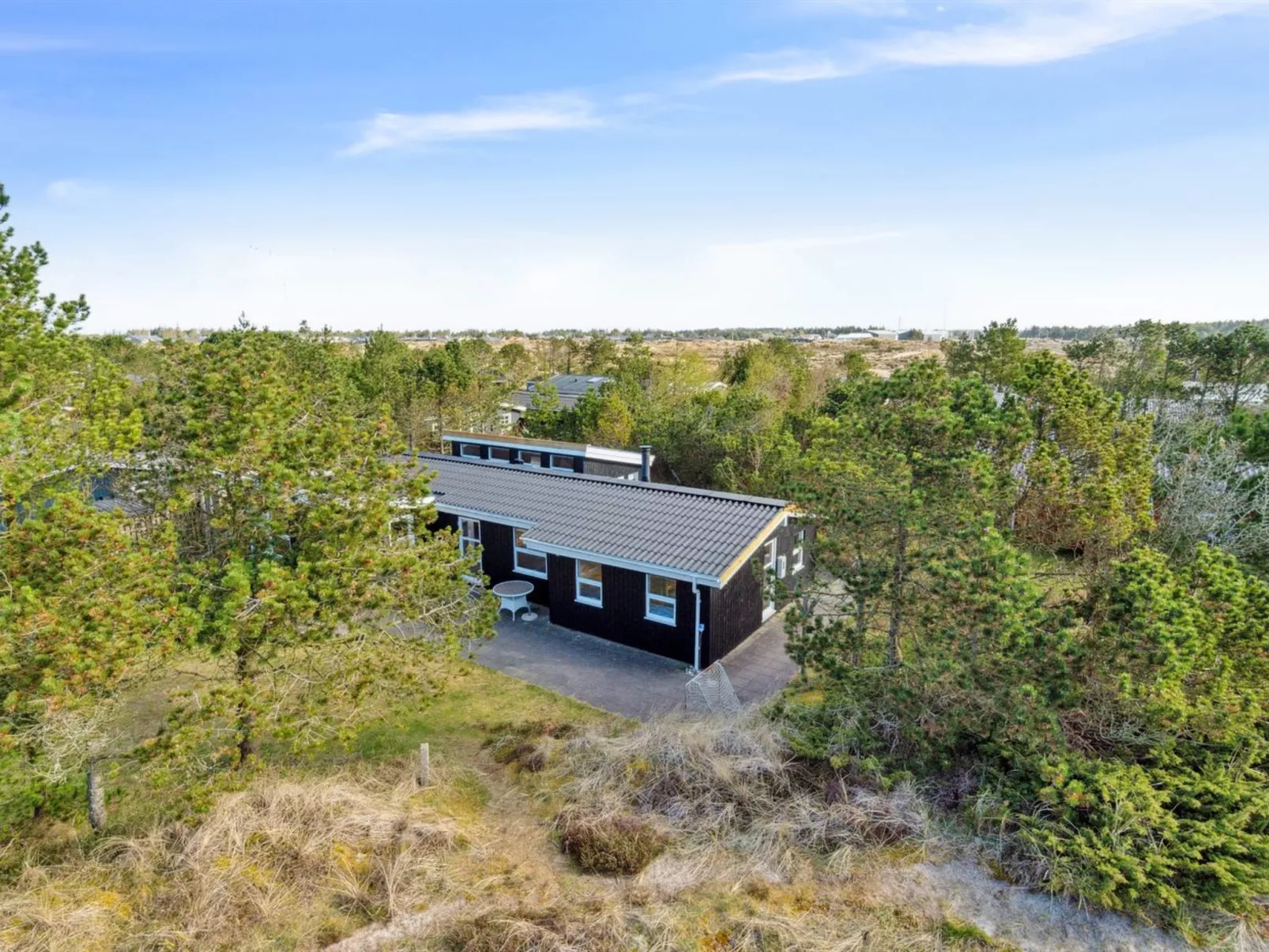 "Eroll" - 1.8km from the sea-Outside