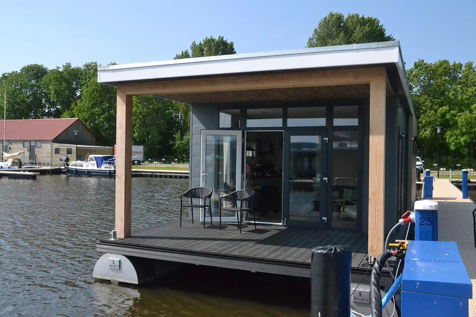 RiggelBrug Sneekermeer-Terrassenbalkon
