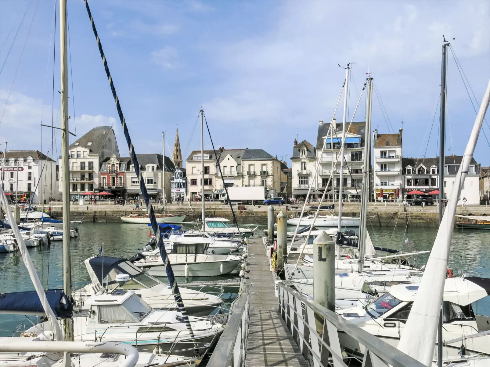 Charme du Pouliguen-Outside