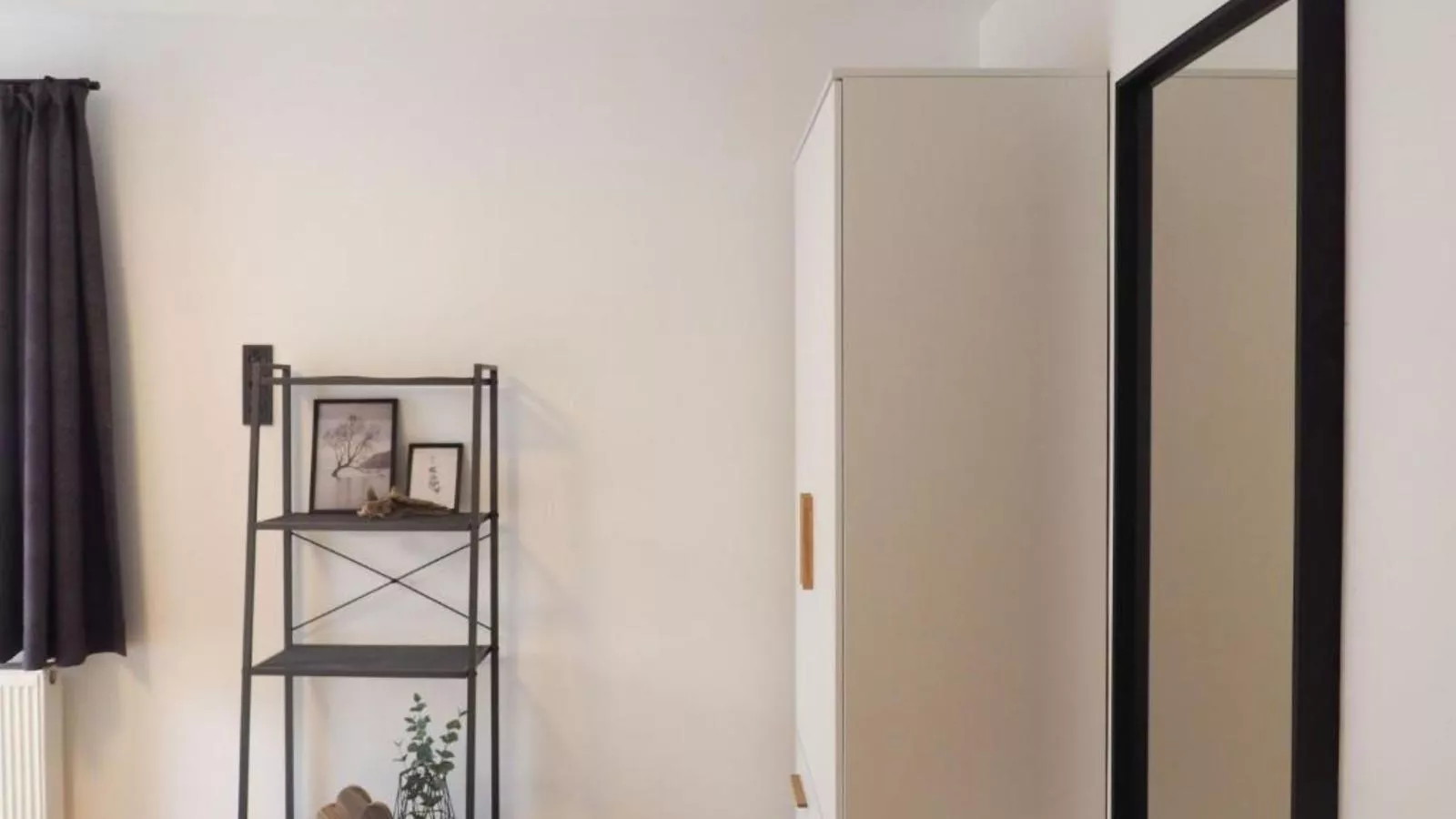 Leni Top 3-Bedroom