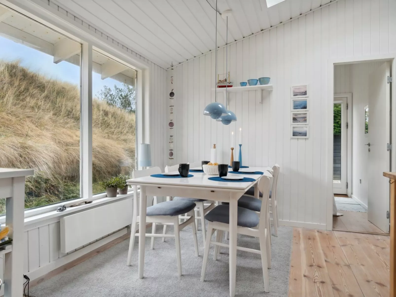 "Hakon" - 900m from the sea-Inside