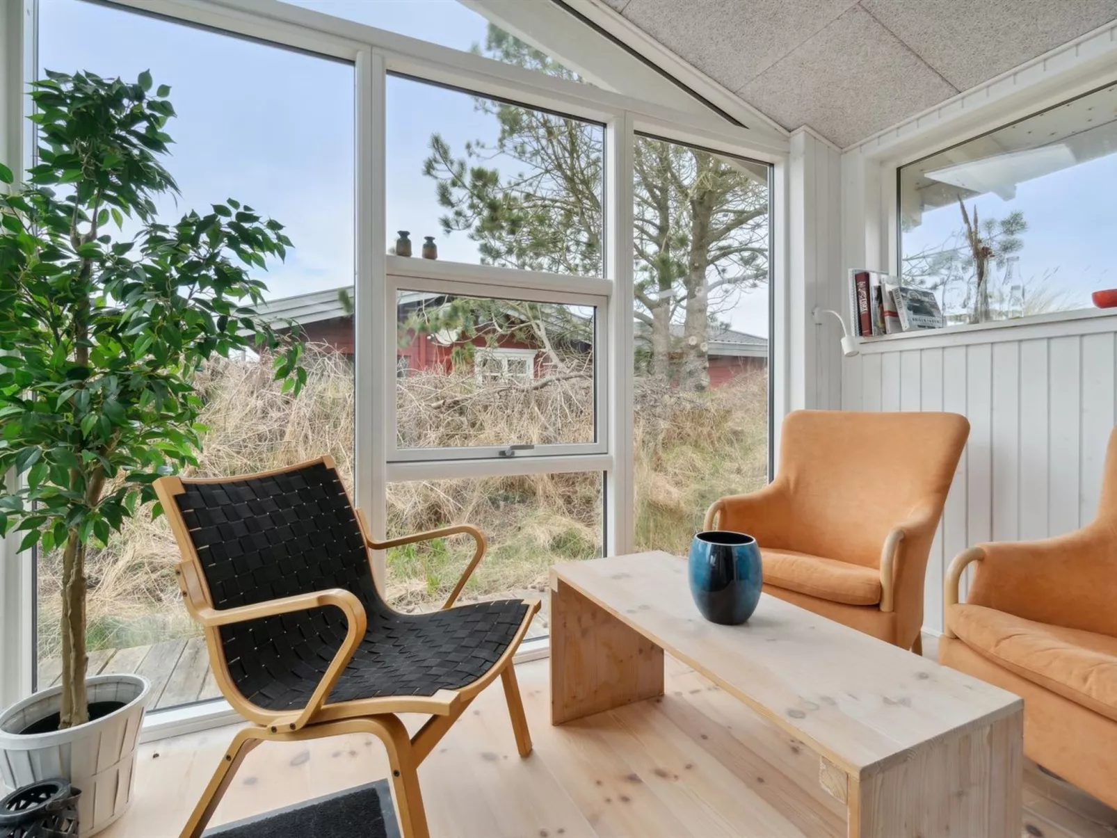 "Hakon" - 900m from the sea-Inside