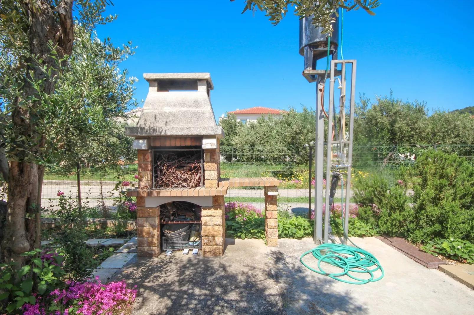 Apartment Mara - two bedroom apartment-Gardens summer