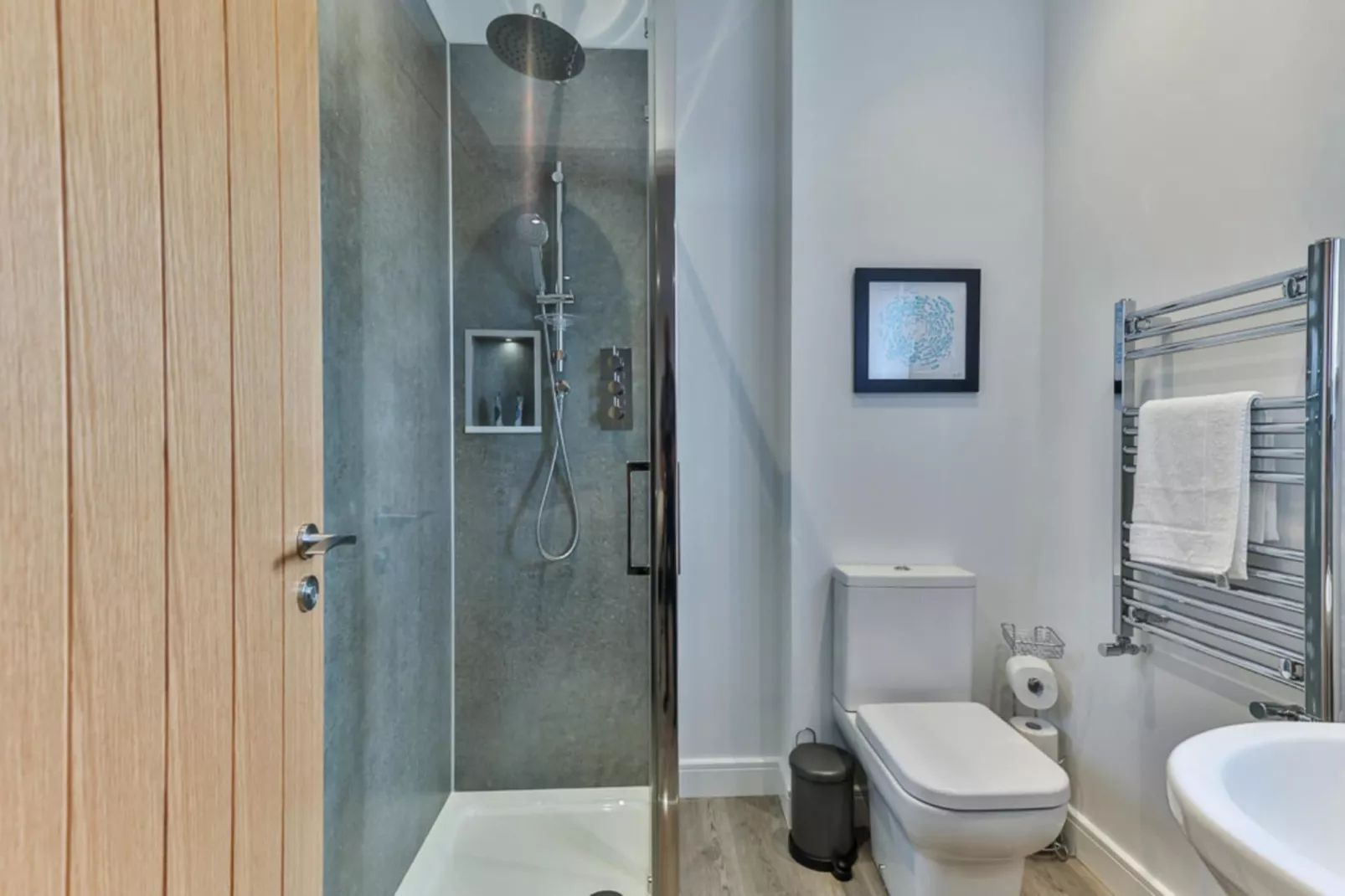 Belle House, Apt 6-Bathroom