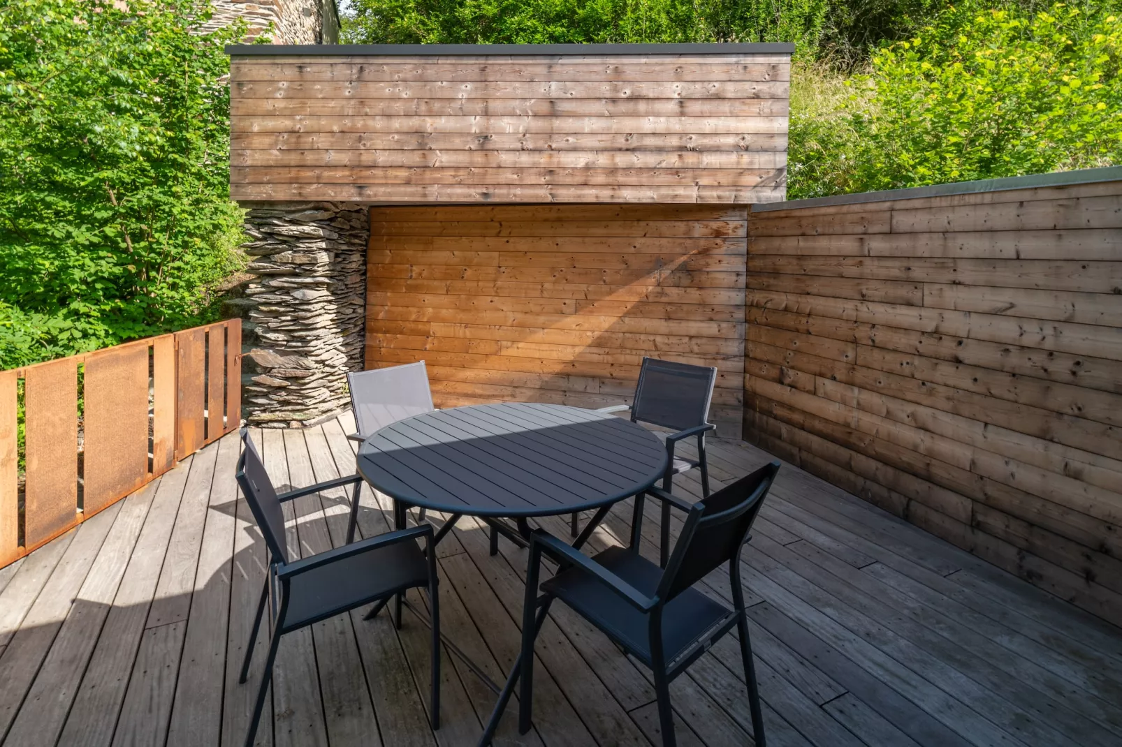 The Cave-Balcon-terrasse