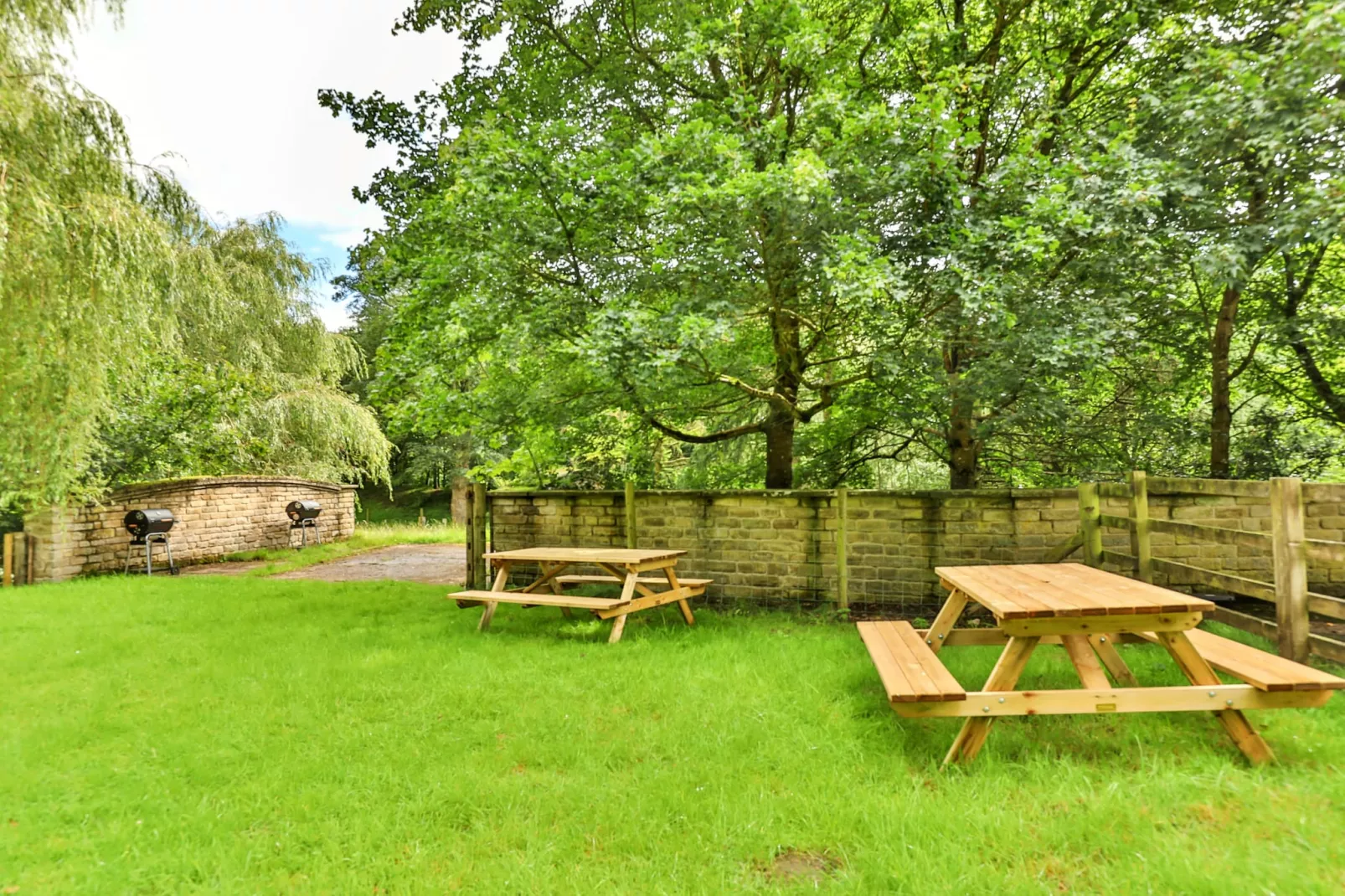 Victory Mill - Apartment Five-Gardens summer