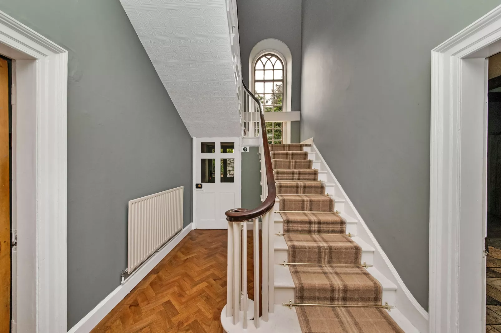Low Green Cottage-Landing