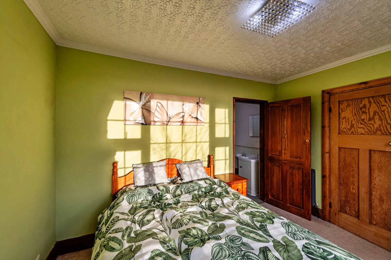 Ty Gwyn Hideaway-Bedroom