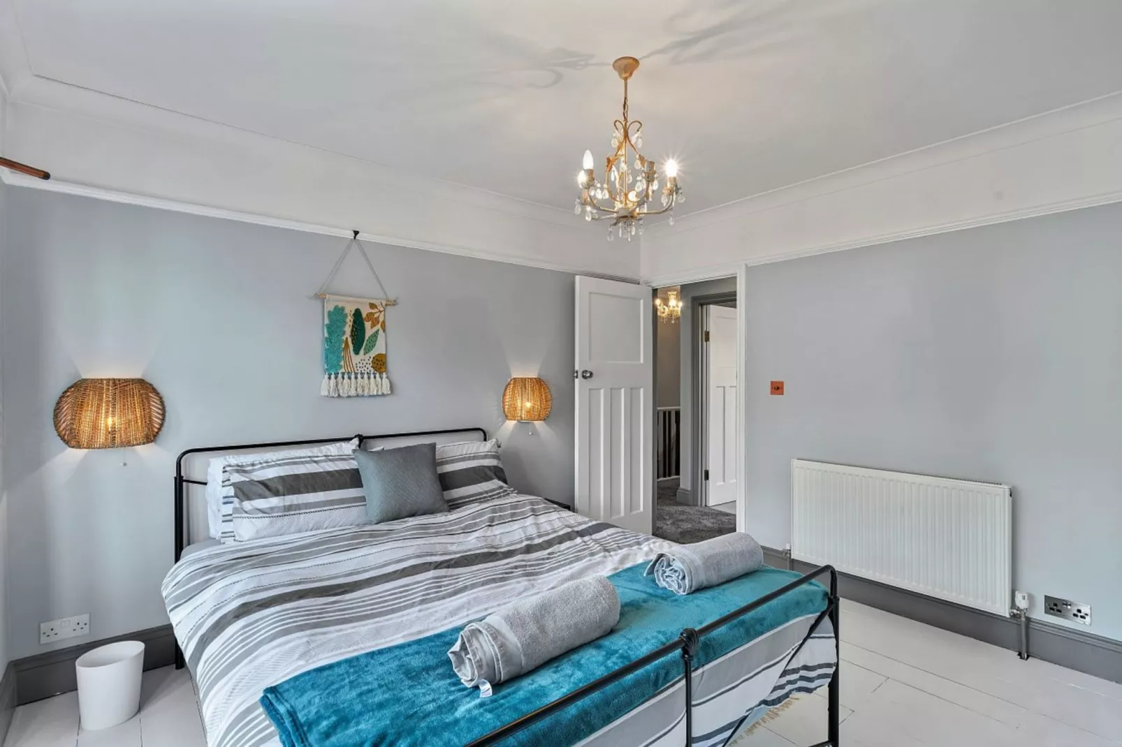 The Lamb Park Lookout-Bedroom