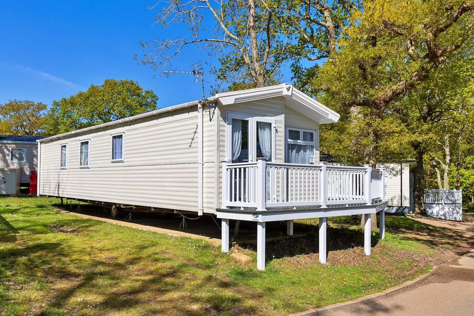 Beachlands-Outdoor