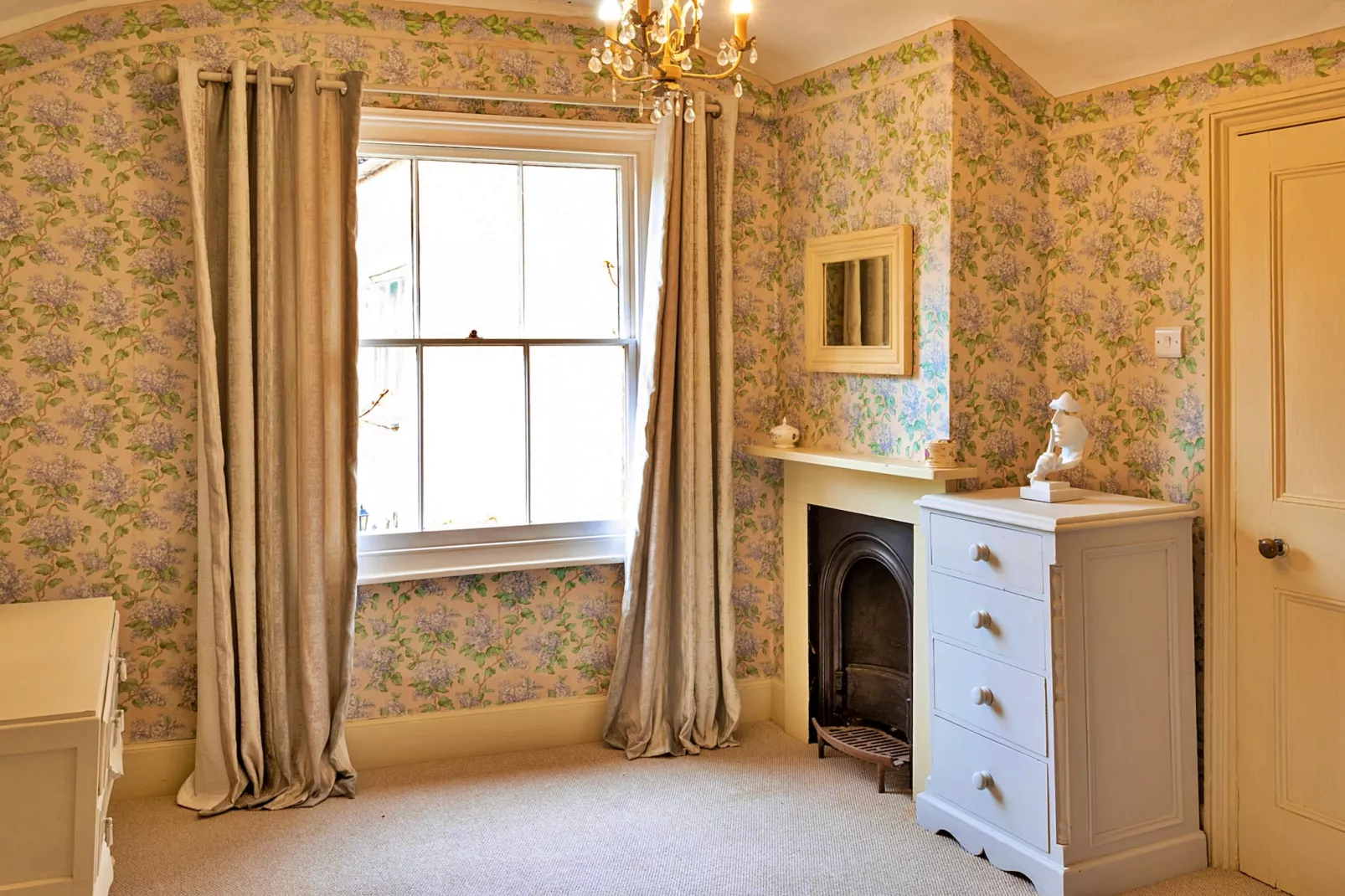 Islip Mill House - Beautiful Riverside Home-Bedroom