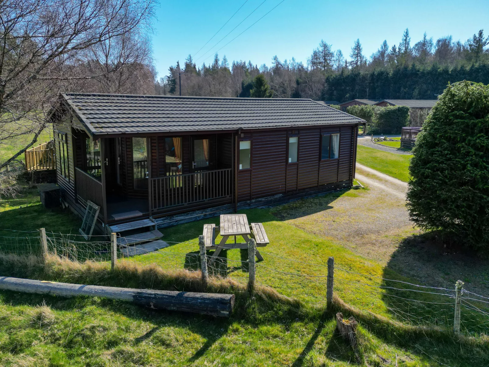 Capercaillie Lodge-Outside