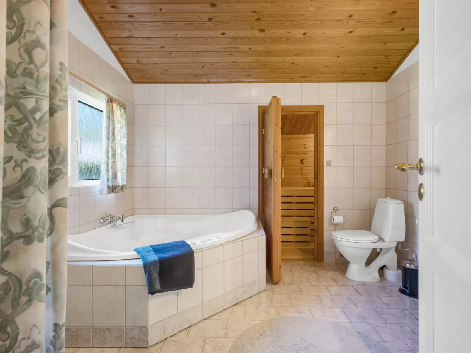 "Balthasar" - 400m from the sea-Dedans