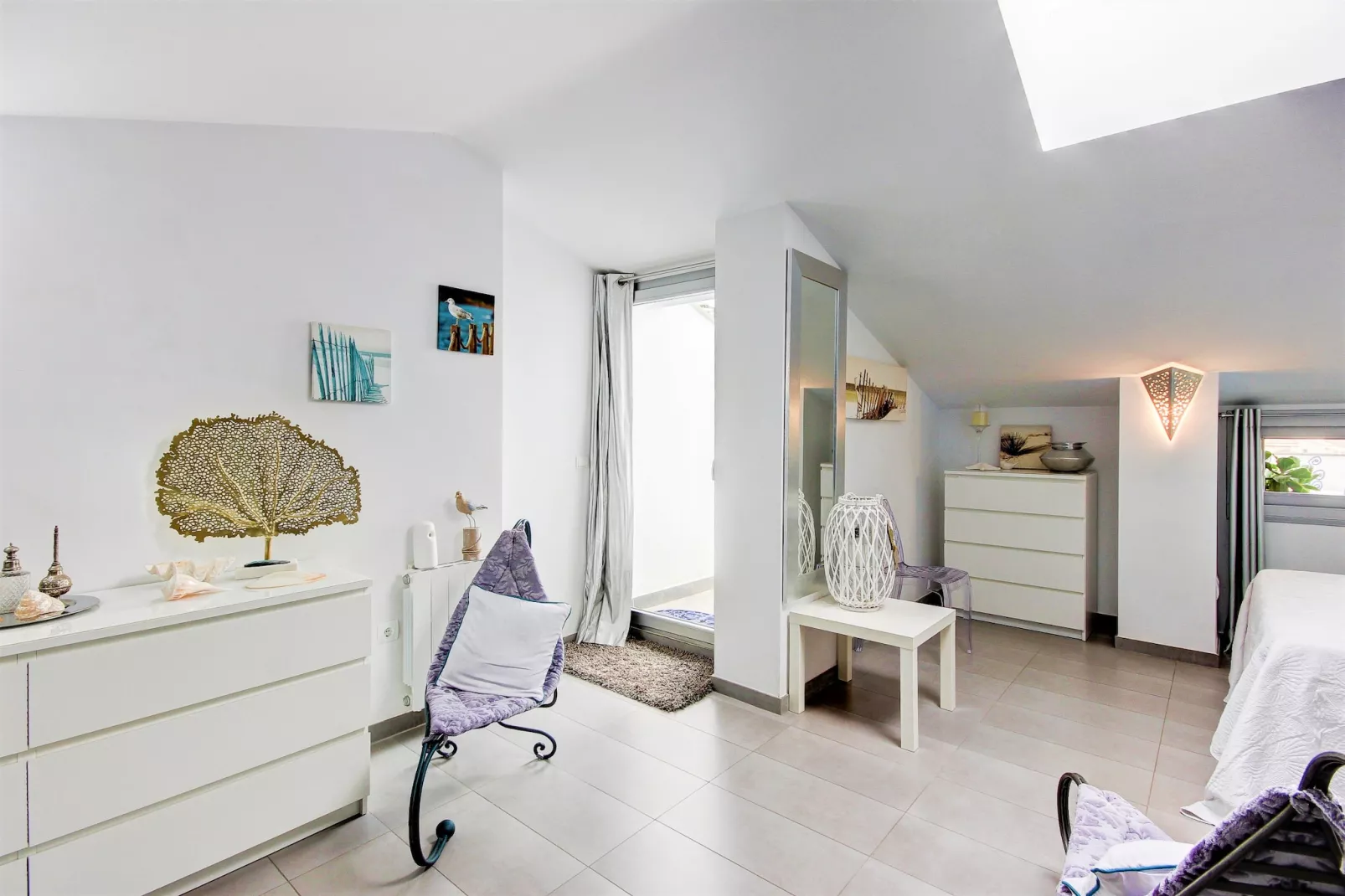 EUGENI D'ORS 3 1 Roses-Bedroom