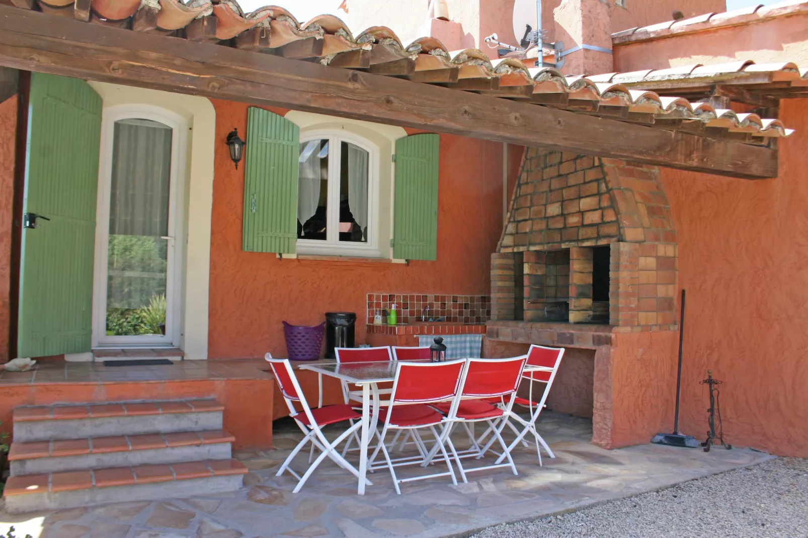 Nicou-Terrace balcony