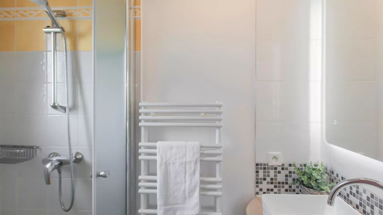 Les Collines-Bathroom