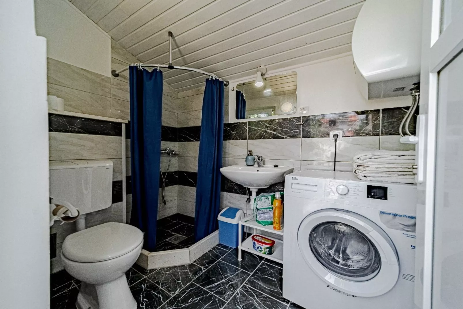 Stone House Blaca - Two Bedroom Stone House with Terrace and Sea View-Bathroom