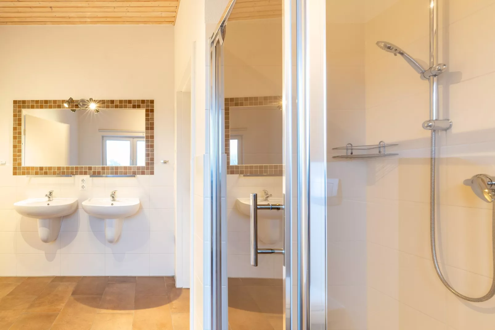 Kondor 253-Bathroom