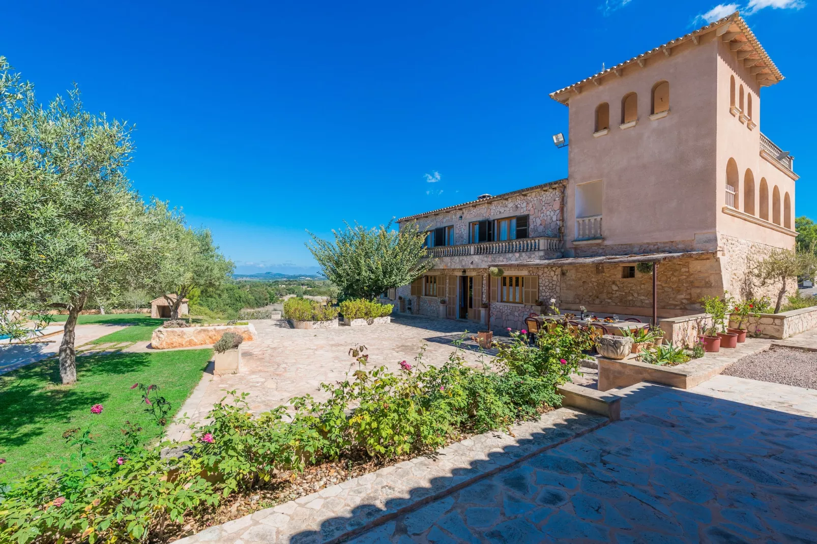 Finca Son Colom-Außenbereich Sommer