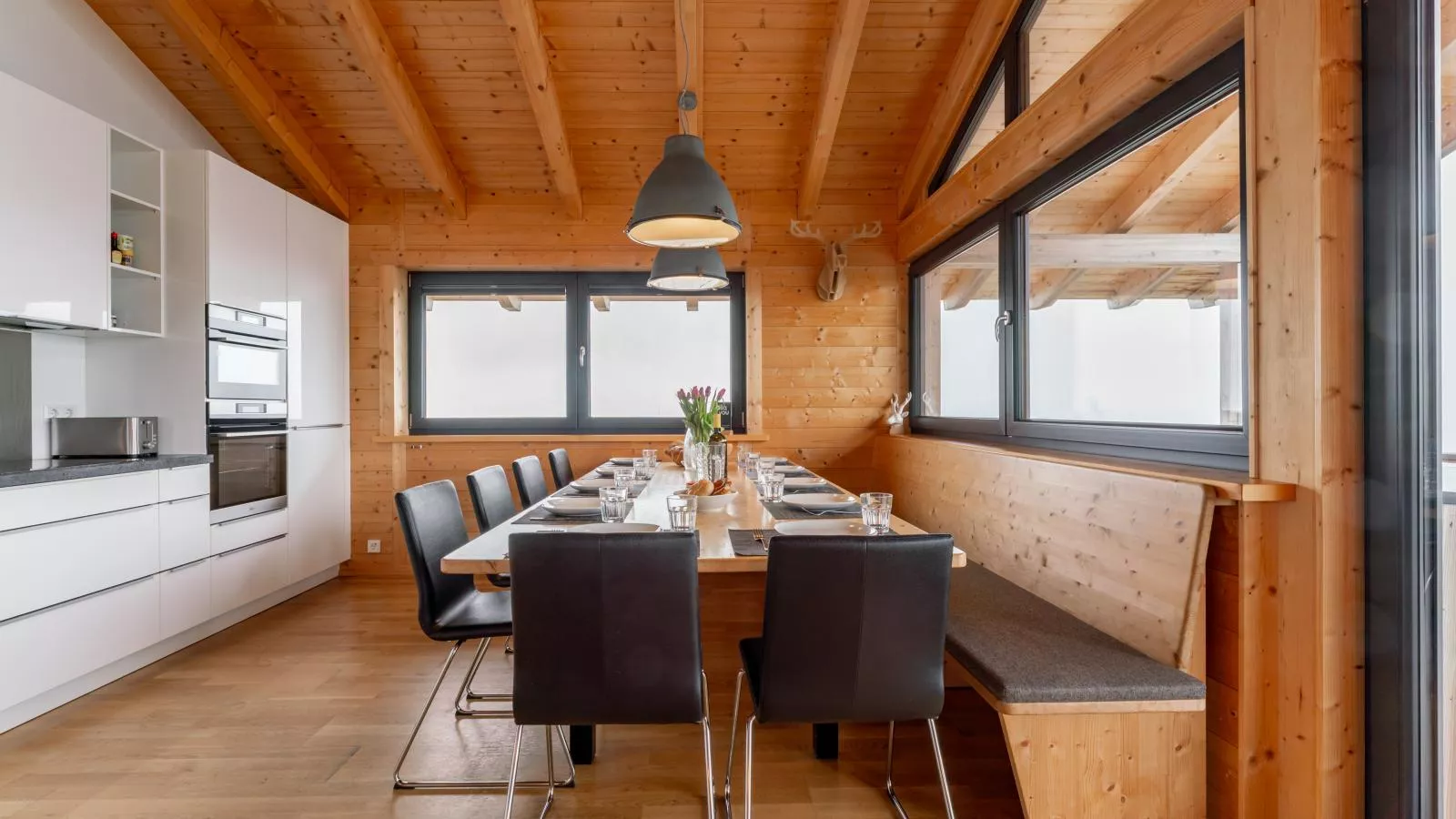 Alpina Lodge-Dining room