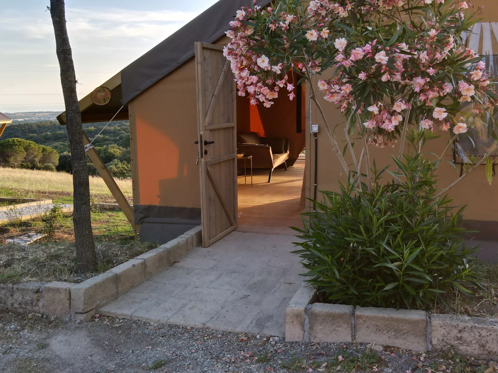 Glampingtent Minerva-Draußen