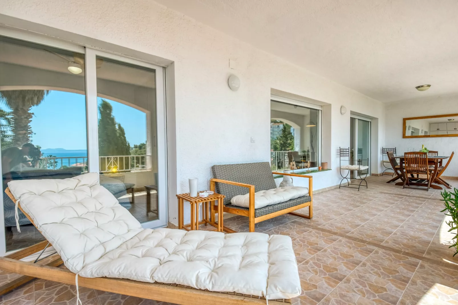 STA BARBARA 9 1 Roses-Terrace balcony