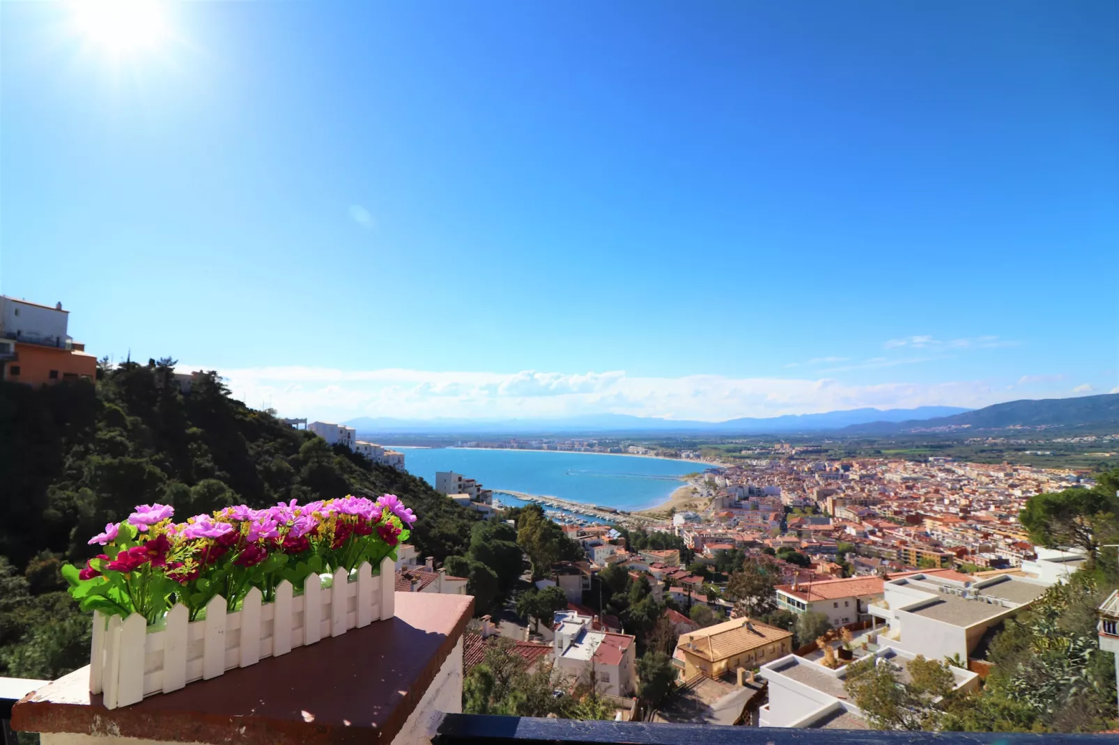 LES TEULES 3B Roses-View summer