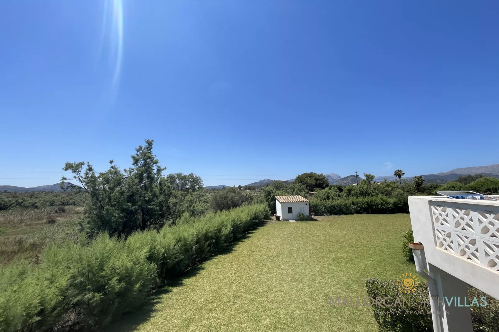 Casa del Sol: Lovely spacious family apartment-Jardin d'été