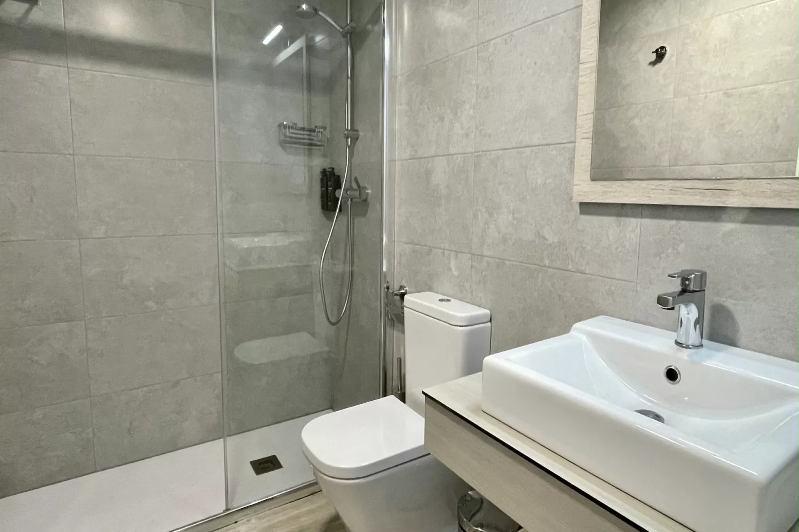FESTASTAR 405-Bathroom