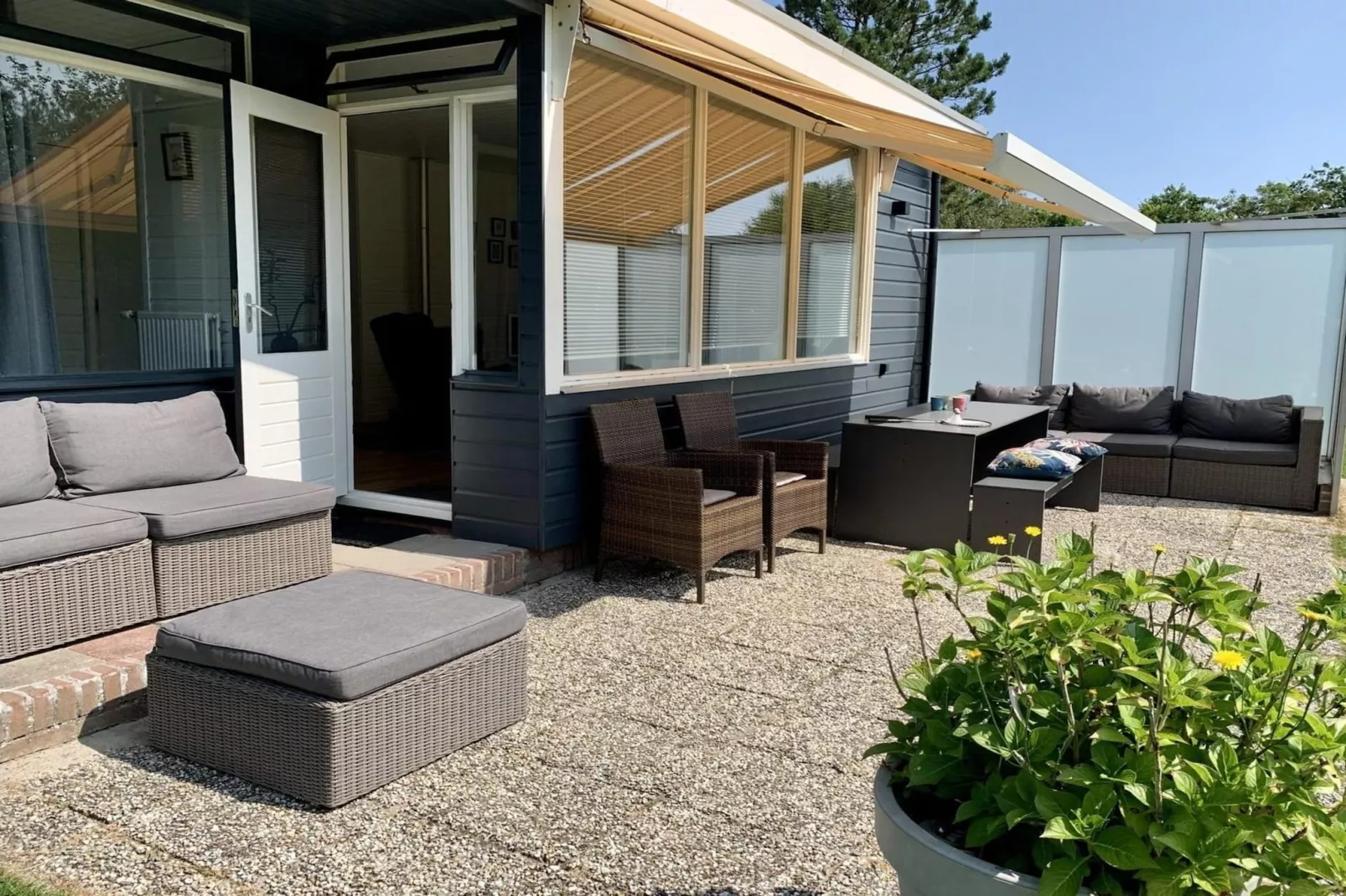 Eureka 34-Terrace balcony