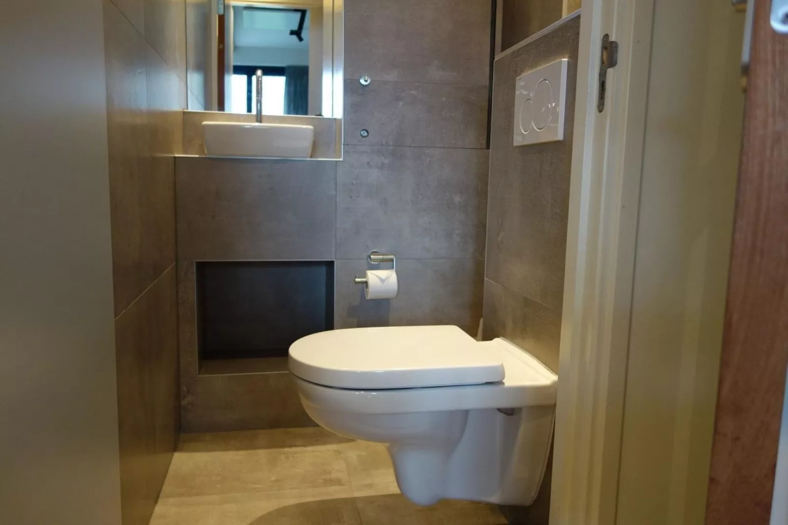 Eureka 68-Bathroom