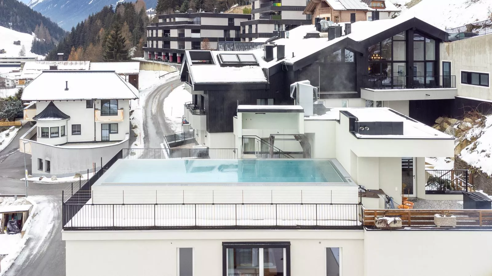Adult Only Superior Suite-Exterior winter