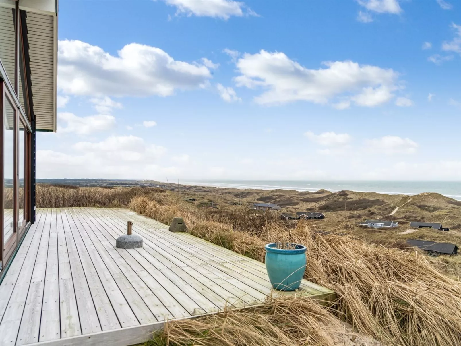 "Bjerund" - 300m from the sea-Draußen