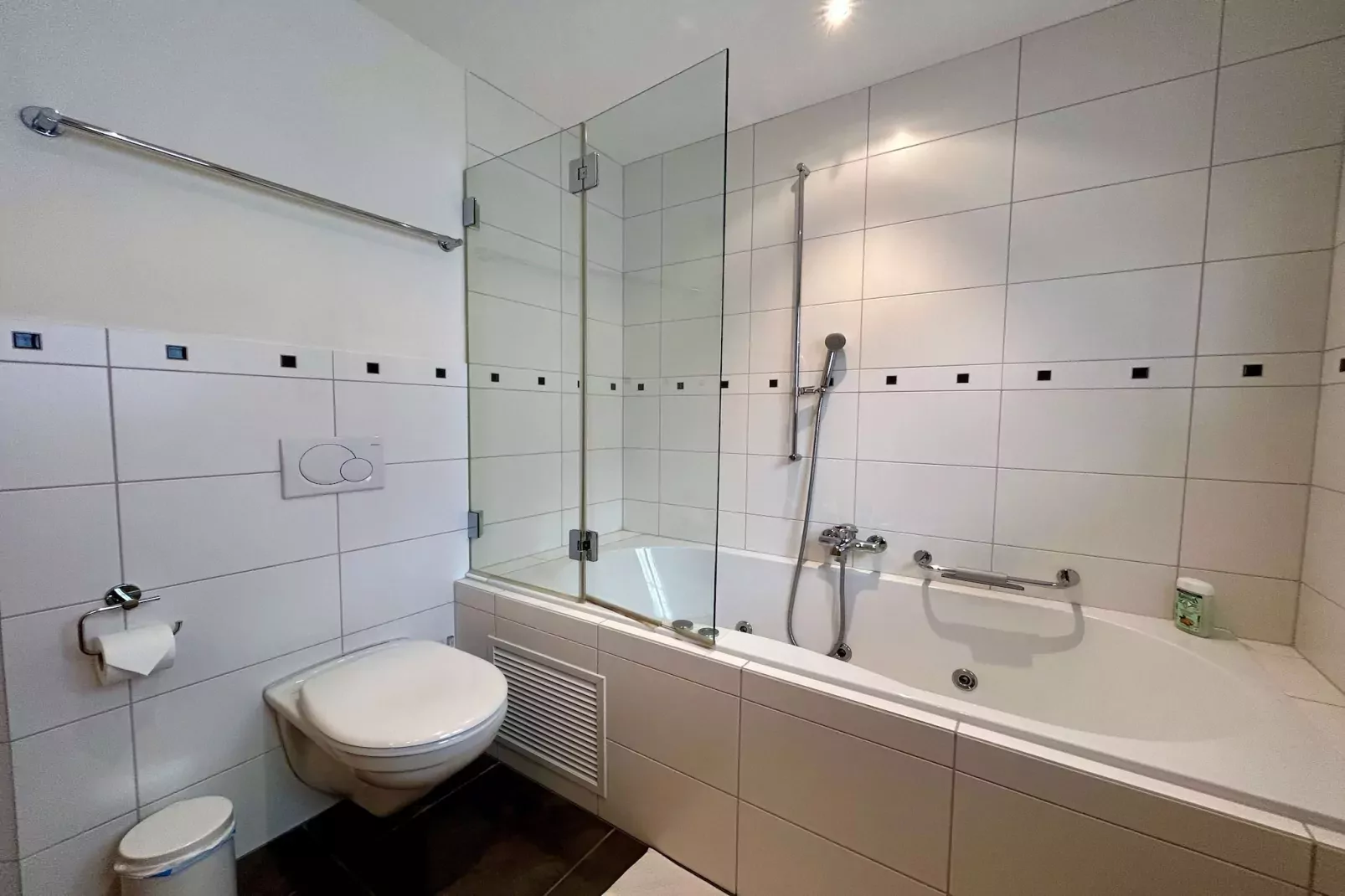 Marvelous Luxurious Furnished Flat with Outstanding Views-Bathroom