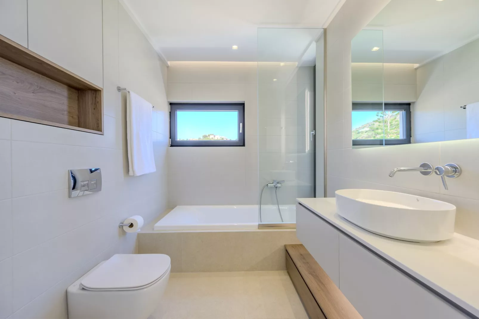 Theasea Luxury Residence-Bathroom