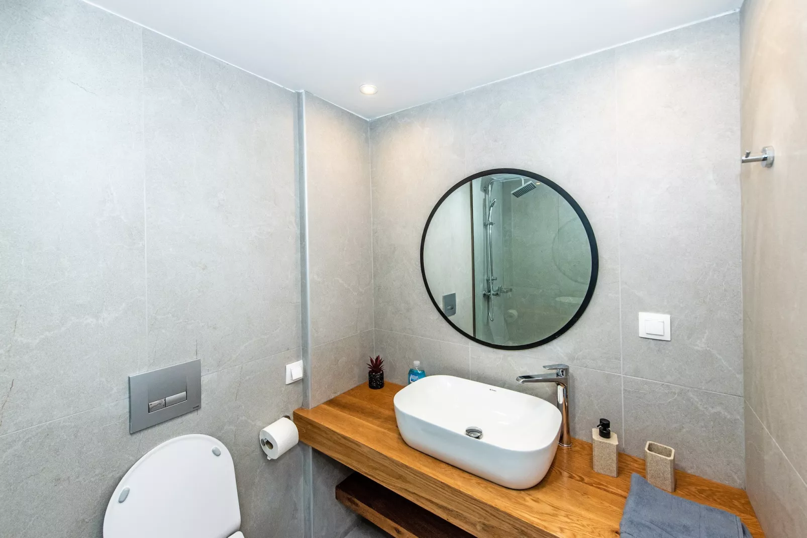 Memoria-Bathroom