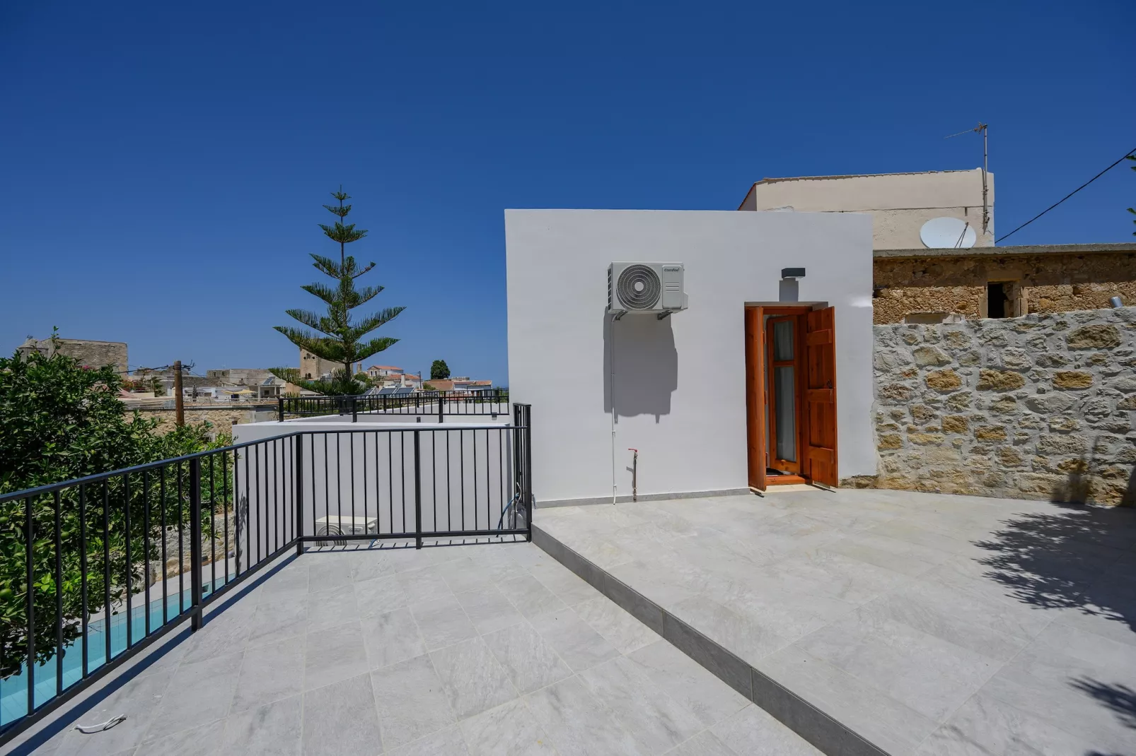 View Mare Maroulas-Outdoor