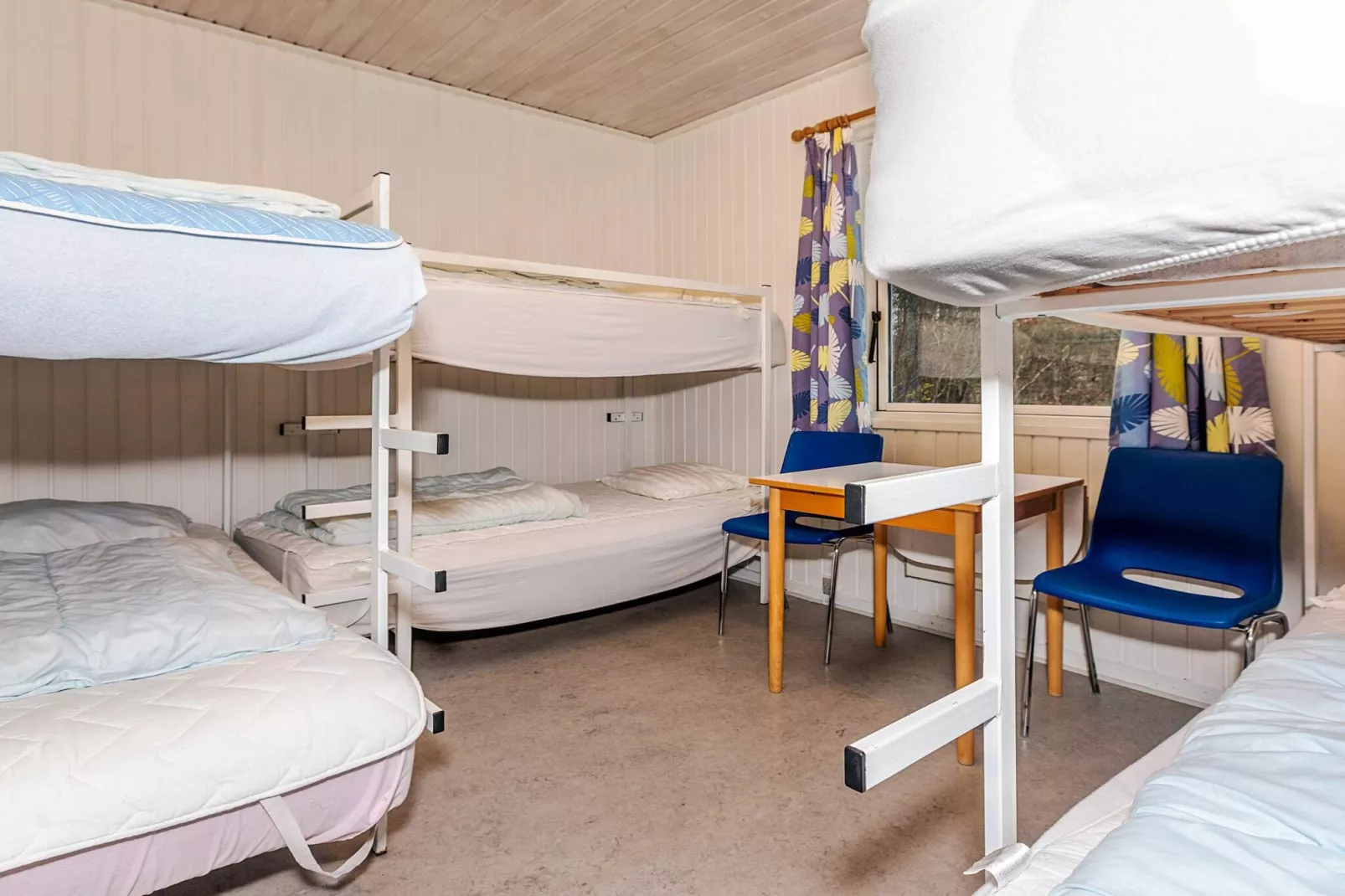 Delt værelse til 6 personer-Indoor
