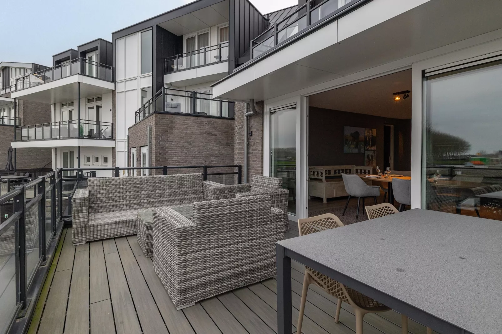 Appartement Vista Maris - Havenweg 8-28  Sint-Annaland-Terrace balcony