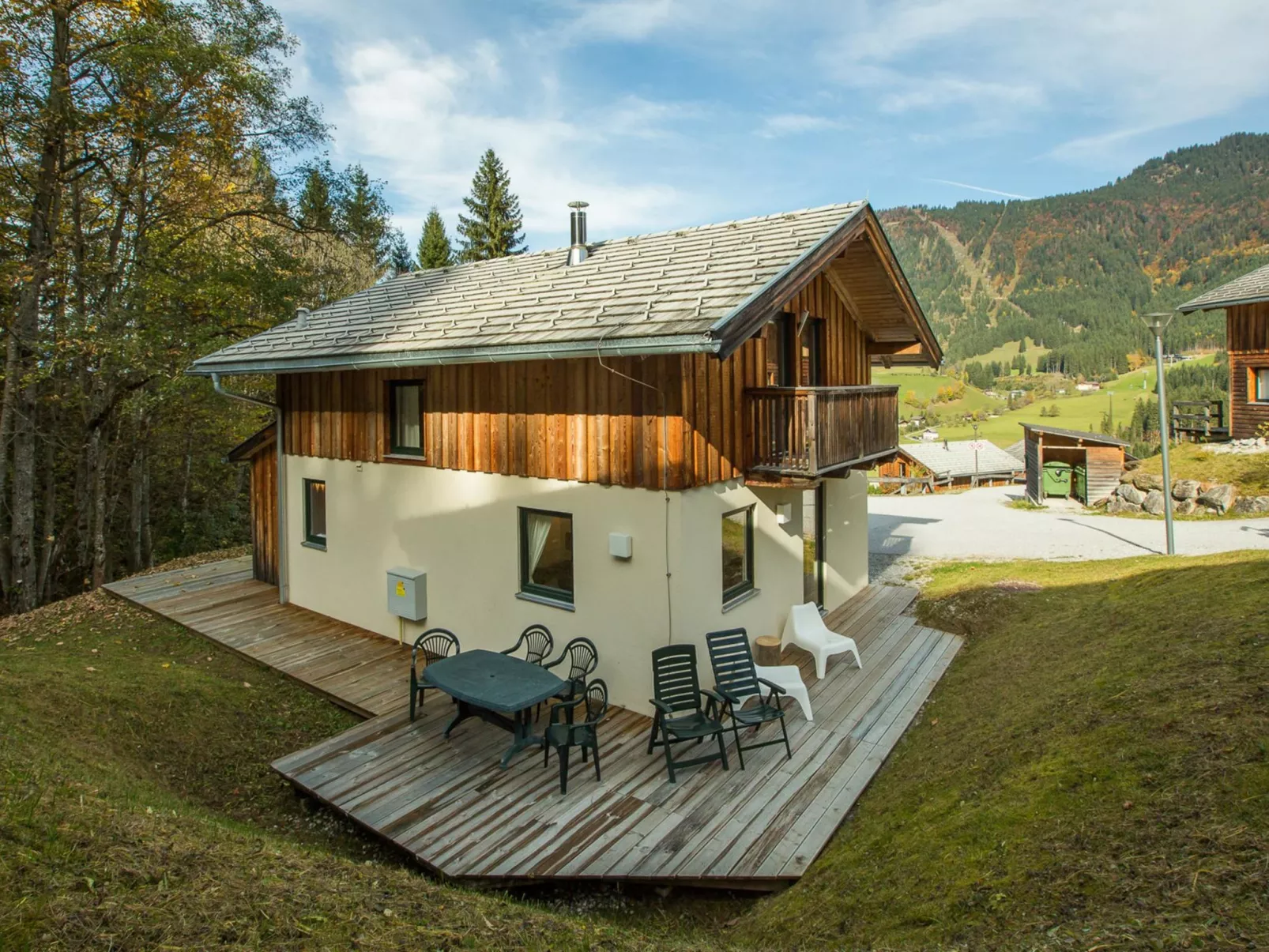 Mit 3 Schlafzimmern 8 Personen-Draußen