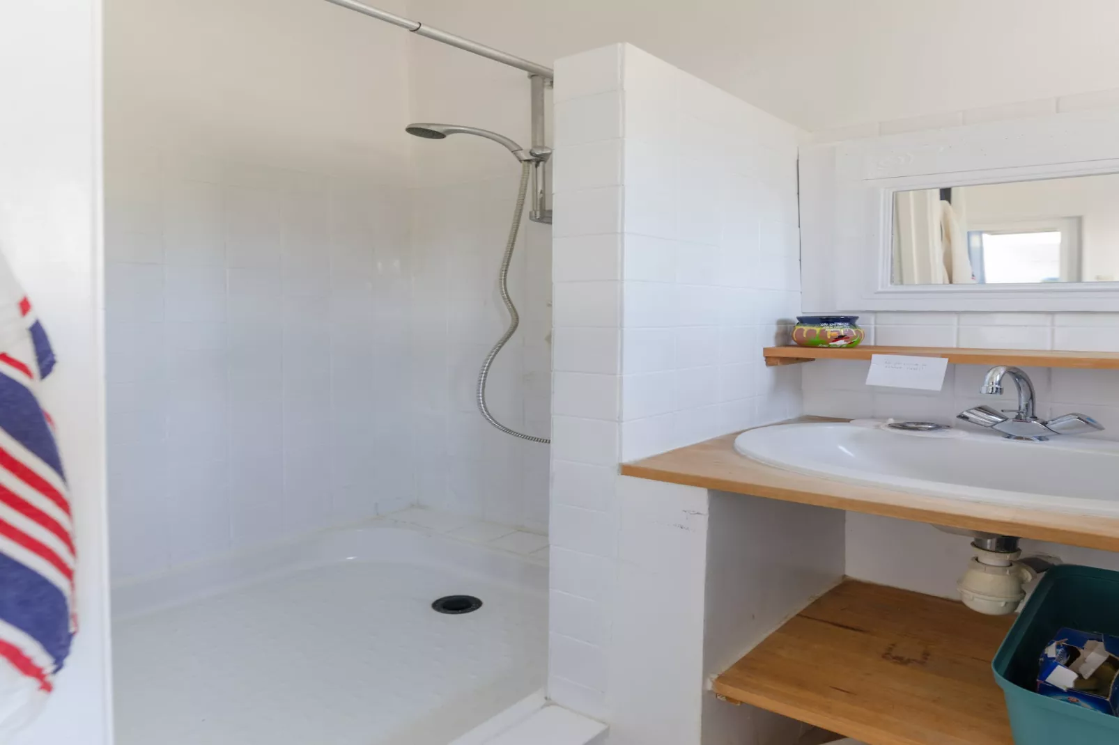 TY STREJOU - Portsall-Bathroom