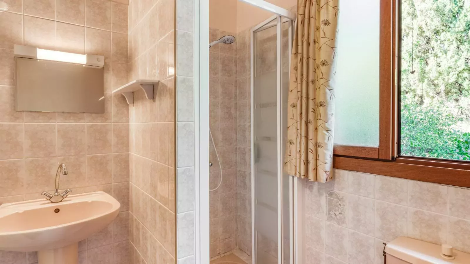 Sourire du Soleil-Bathroom