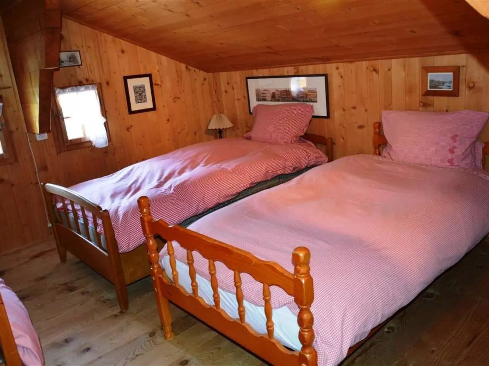 La Ruche, Chalet-Inside