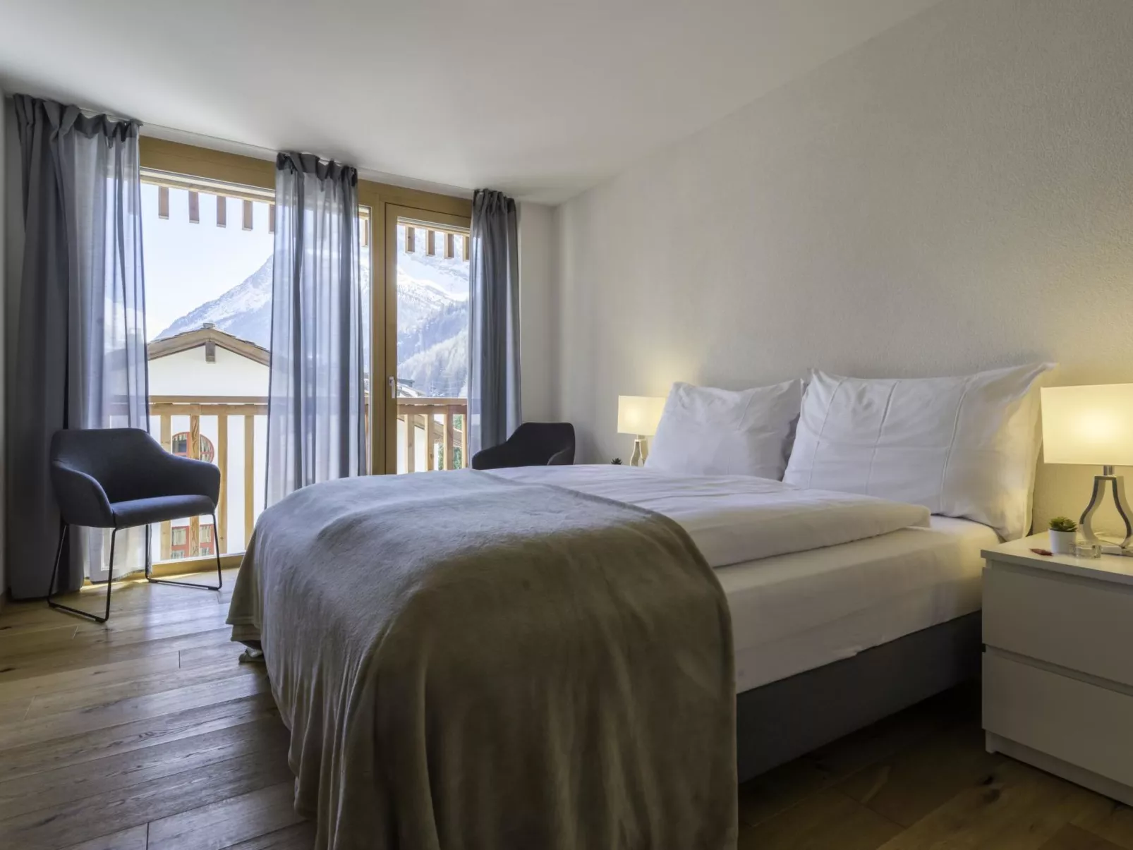 Montela Hotel & Resort - Holiday Stay-Inside