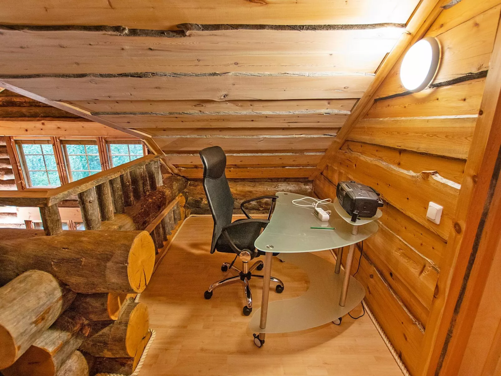 Menninkäisenkolo-Inside