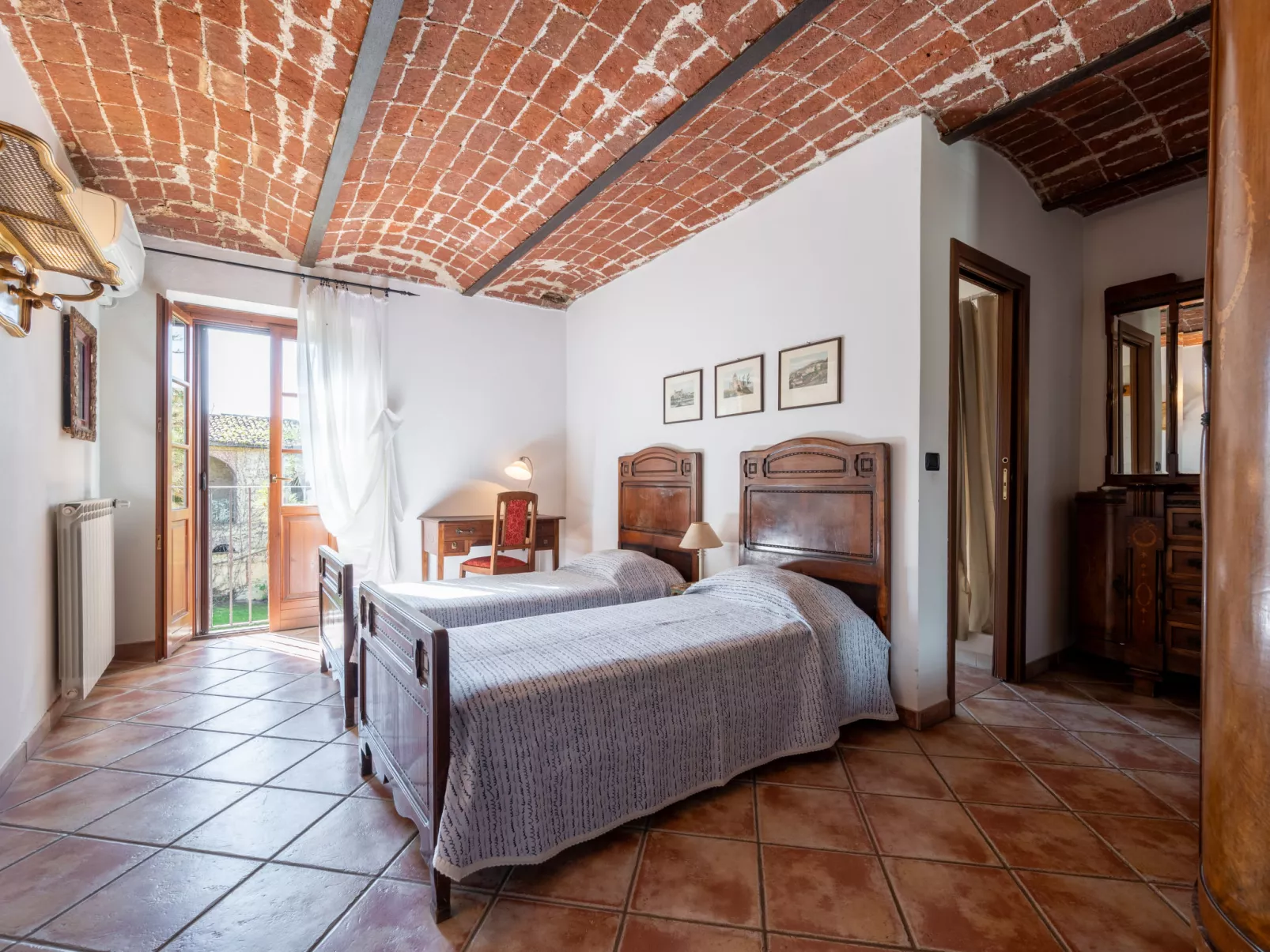 Relais San Desiderio-Drinnen