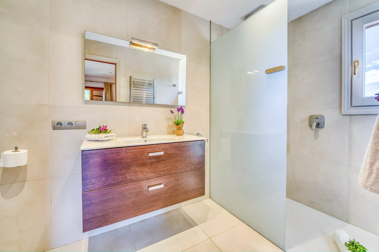 Son Morei Gran-Bathroom