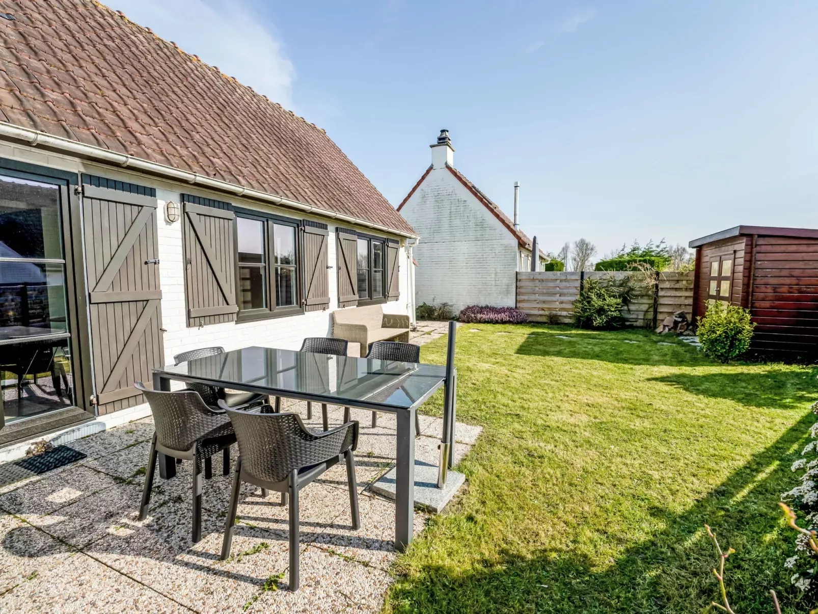 Beluga with parking and shared pool-Dehors