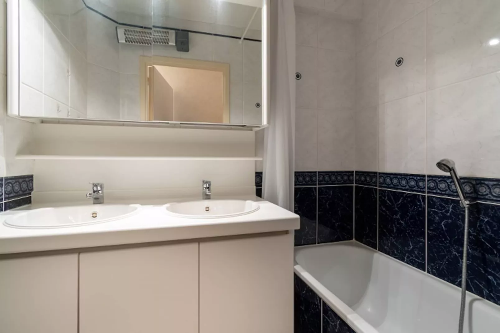 AZURPAL 0501/A5-Badezimmer