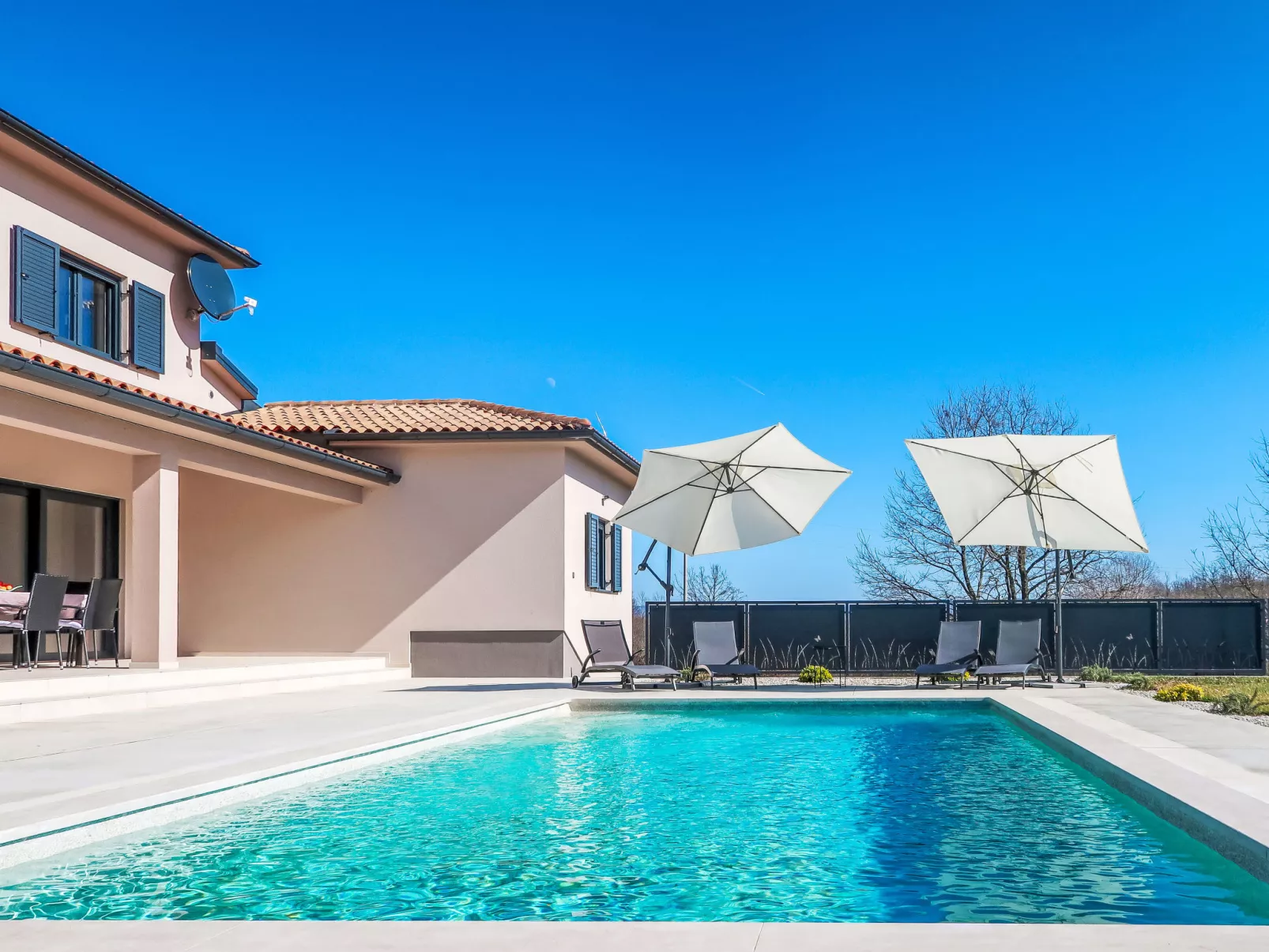 Villa Temelia-Outside